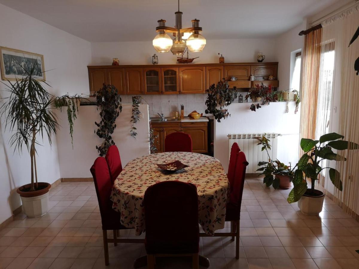 Apartments With A Parking Space Kampor, Rab - 5032 Exterior foto